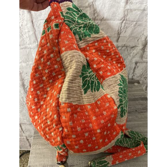 World Finds Hobo Large Bag Quilted, Stitched - Picture 8 of 12